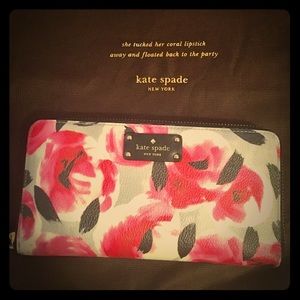Floral Kate Spade Wallet ♠️🌸